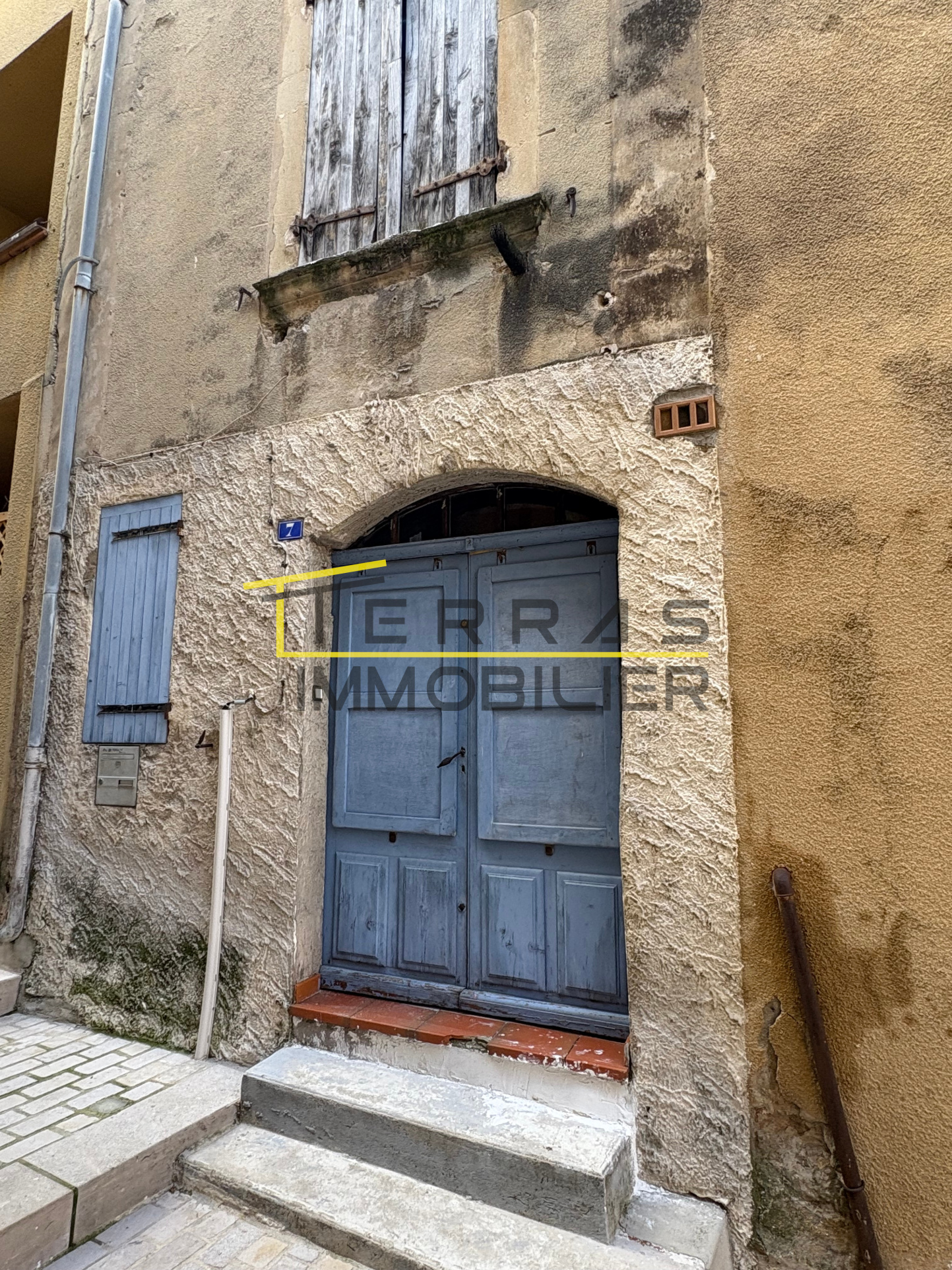 Maison de village à réhabiliter au coeur de l'Enclave des pa